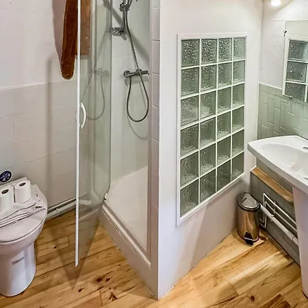 1 Bedroom Beautiful In